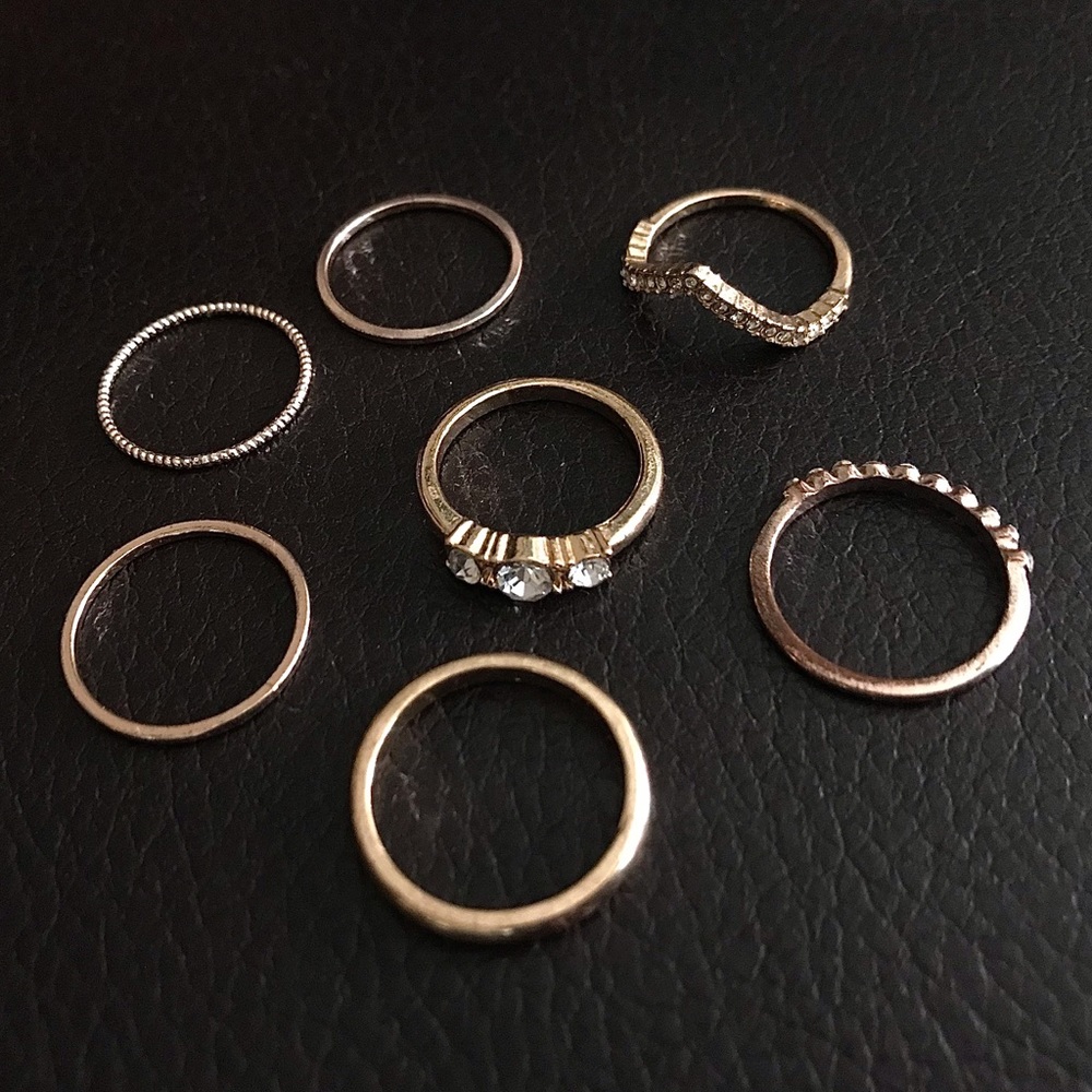 7 Gold Rings